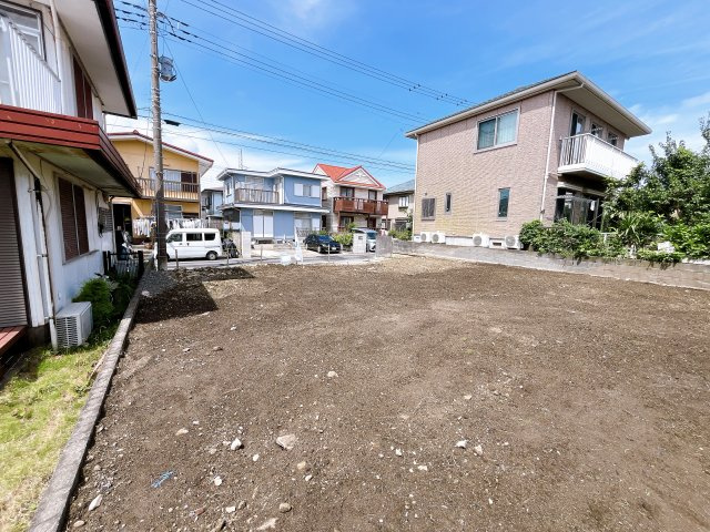 旧ハイランド分譲地内の土地　敷地はゆったり約58坪　高低差も少ないスッキリとした印象の整形地　更地につき、引き渡し後すぐに着工可能　詳細はお気軽にお問い合わせください。