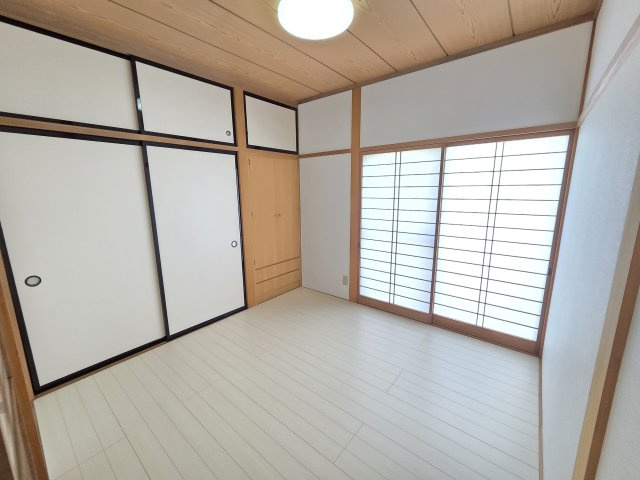 北側洋室です