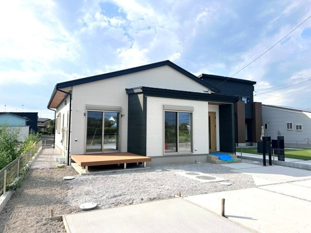 行田市大字野3区画　1号棟　外観写真？　現在、外構設備の工事中。もうしばらくお待ちください。