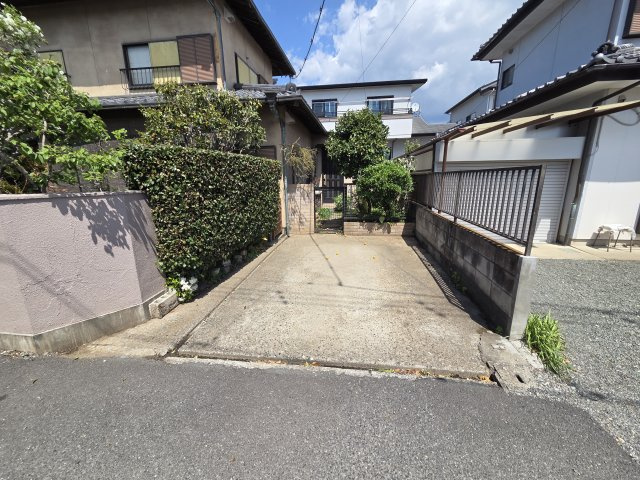 物件南側の駐車場