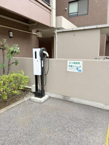 共用部/電気自動車の充電もできます