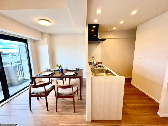 キッチンでお料理しながら家族と会話を楽しめます