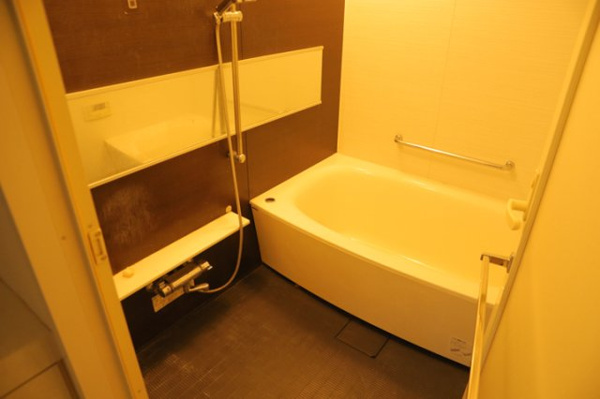 ダイアパレス八王子大和田の浴室