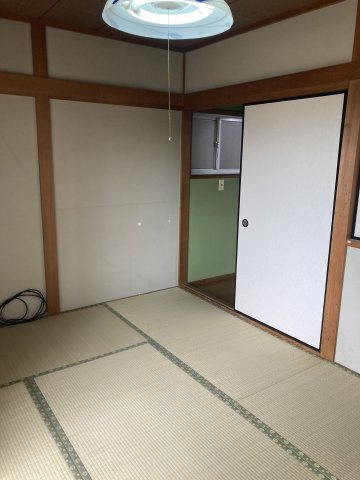 和室ならではの温かな和の空間で寛ぎの時間を過ごせます