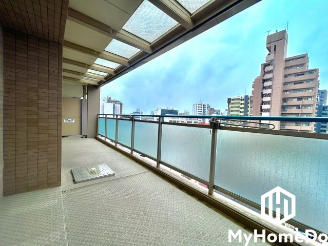 屋根付きなので急な雨の日も安心ですね。