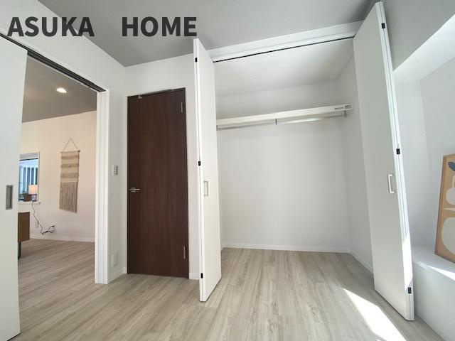 2Fにあるお部屋には、たっぷり収納できるクローゼットがお部屋が広く使えますね。