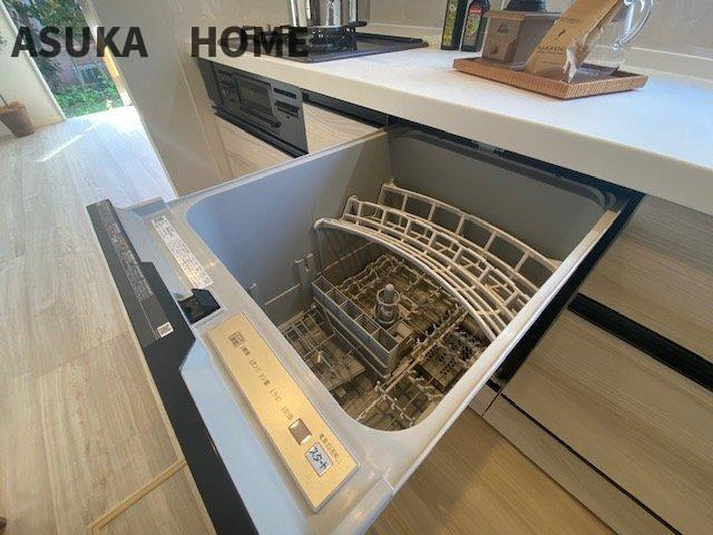 家事の時短にも役立つ食器洗浄乾燥機も標準装備です。家事の時短にもなります。