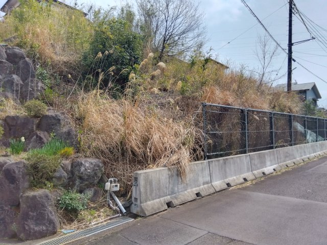 敷地が約90坪と広々としています。自由な間取りでお家が建てられます。駐車場を広く取る事も可能です。