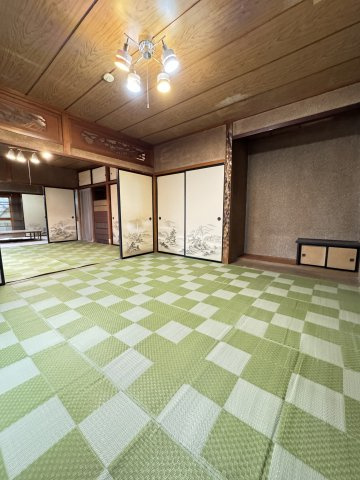 落ち着いた和室の雰囲気が伝わります