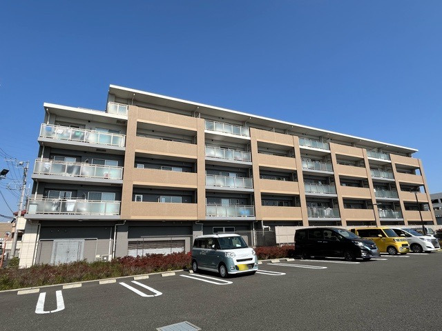 マンションの外観は非常に重要なポイントです！外観の善し悪しは資産価値に大きな影響を与えます。外観のいいマンションを購入することで、高値で売却がしやすく、買い手が見つかりやすいというメリットがあります。