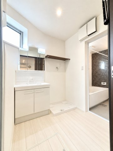 【松浜東町 2580万円の洗面】