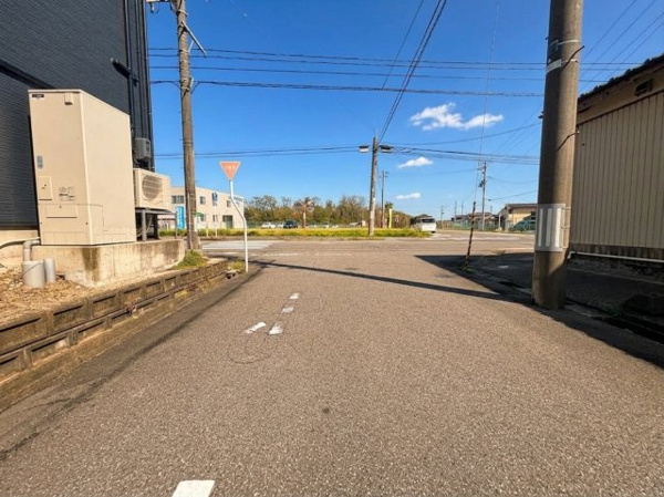 【松浜東町 2580万円の前面道路含む現地写真】