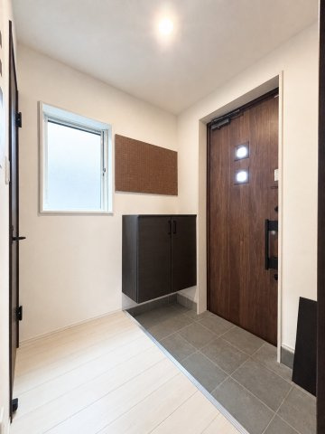 【松浜東町 2580万円の玄関】