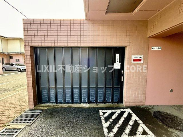 共有部分は、住民なら誰もが使える設備のこと。例えば廊下・外部階段やエントランス・ゴミ置き場などがあります。