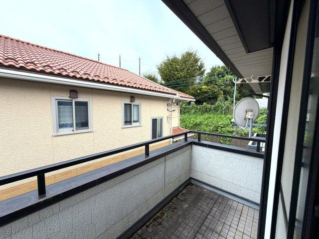 開放感いっぱいの眺望と共に光と風を享受するバルコニー。景観を眺めることができます。　