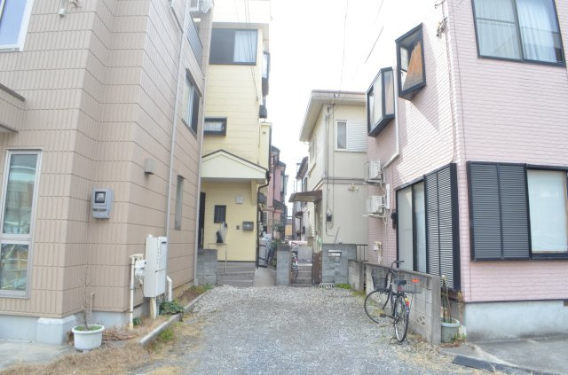 前面には32.74？の空地（持分1/4）あり。