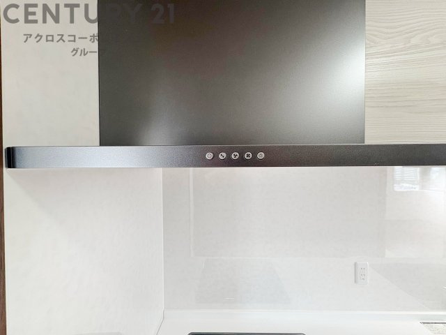 パワフルな吸引力で調理中の臭気等をしっかり処理してくれ、室内を快適に保ってくれます。
