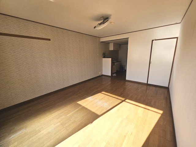 日当たり良好なフローリングのお部屋♪