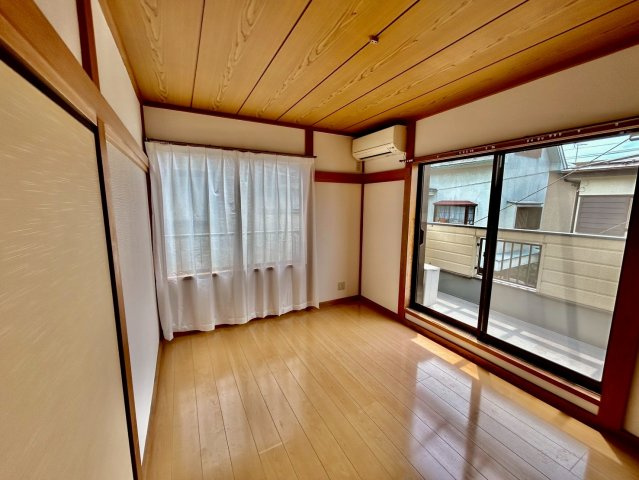 洋室6帖・収納付きで、お部屋がすっきり片付きます。