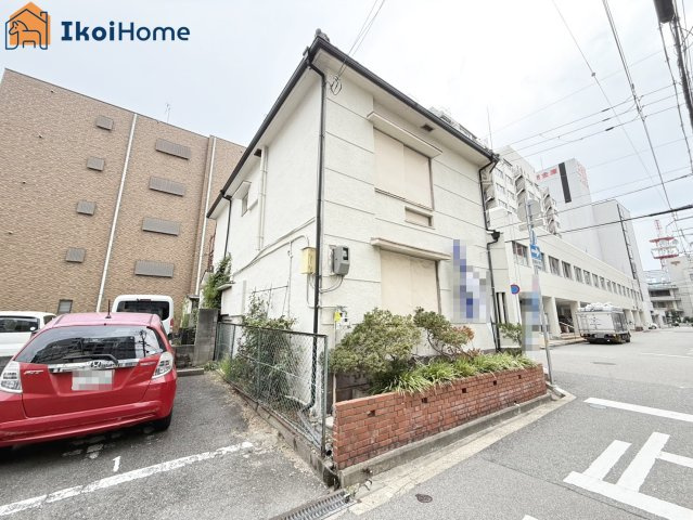 ●年中無休：当日予約可●前面道路との高低差がなく、お車の入出庫も楽々安心です。