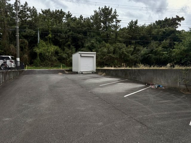 国道1号線まで車で3分です。多方面へのアクセス良好です。