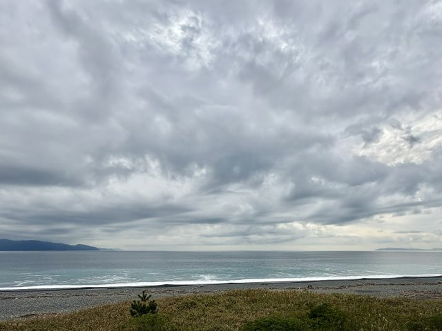 柏原海岸が近くにあります。駿河湾に沈む夕日は素晴らしい眺めです。