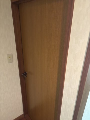 国産ヒノキ無垢材を使用しています。