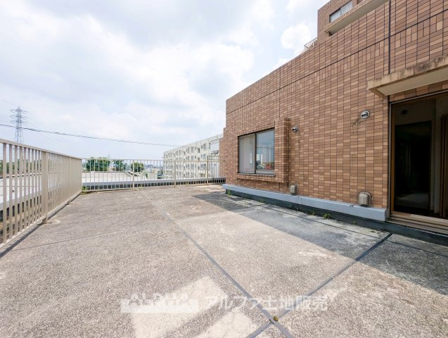 【roof　balcony】　◆ルーフバルコニー◆外とつながるゆとりののある暮らし。室内とは違う空気感が、日々の生活にほどよい変化を与えてくれます。
