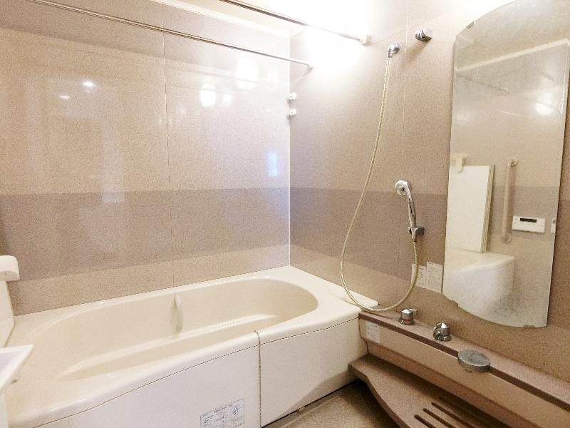 浴室　浴室乾燥機付き、1618サイズのゆったりした浴室です。