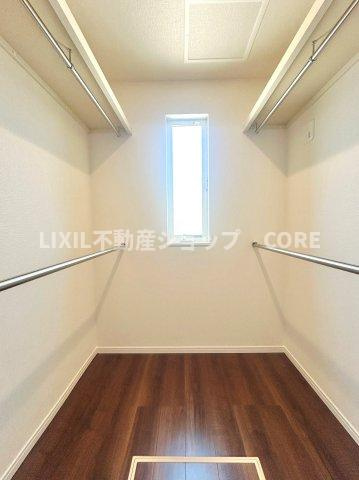 ウォークインクローゼットのある住まいで収納上手な生活を実現！