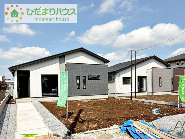 シャッターが付いていてセキュリティー面でも安心♪もちろん台風などの風が強いときでも暴風対策にもなります。