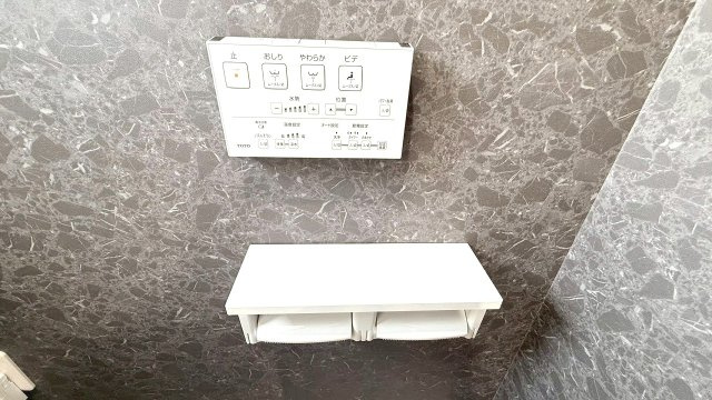温水洗浄便座付きトイレ