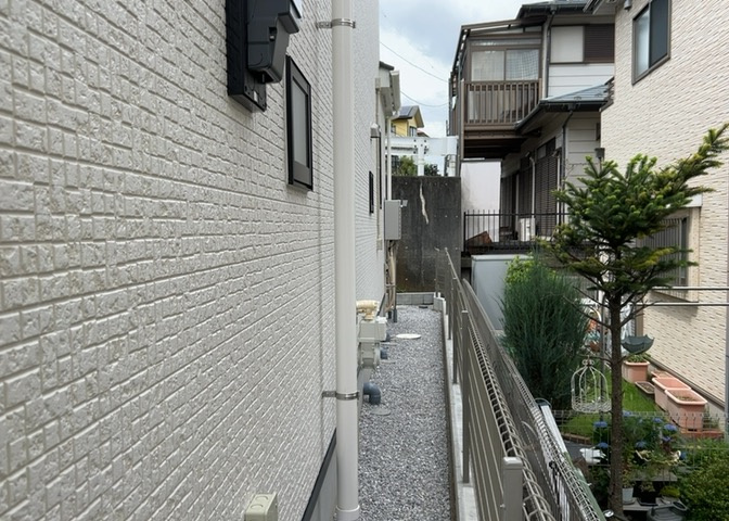 省エネ給湯器とは従来型の給湯器より熱効率が高く、少ない燃料でたくさんのお湯を沸かすことが出来る高効率な給湯器のことを指します。また、省エネ給湯器には種類があり、利便性や効果なども様々です。