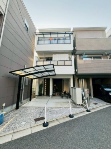 外観：327002228560