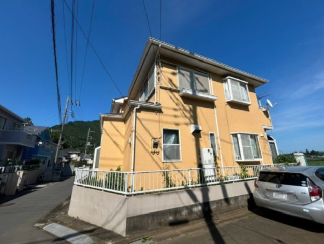 隣家の土地はどうなっているのか、生活利便施設が近くにあるのか、学校まで近いかなど、お客様のライフスタイルにあわせたイメージが重要です。また、近くにあると困る施設が近くにないかも確認するといいでしょう。