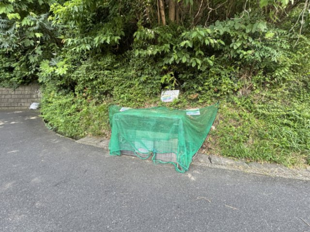 近隣のゴミ捨場です。