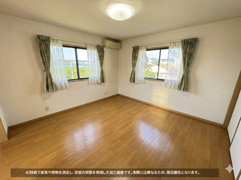 1階の洋室からも海を眺められます。(※AIの家具消しツール使用)