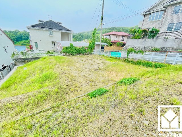 シンプルで飽きのこない、暮らしに余白をもたらす理想の家を建てられる一区画です。