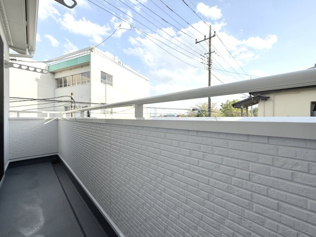 久喜市葛梅1丁目（全3区画）2号棟　バルコニー　採光・通風良好で、お洗濯物も気持ちよく干せます！