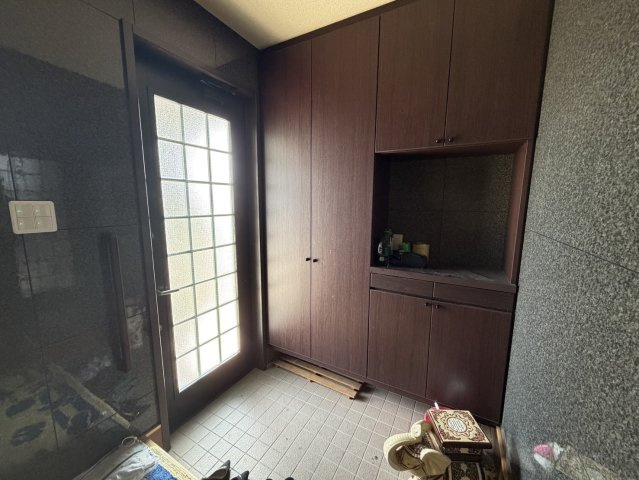 収納もある玄関です
