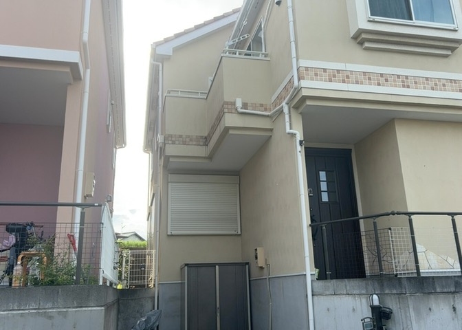 省エネ給湯器とは従来型の給湯器より熱効率が高く、少ない燃料でたくさんのお湯を沸かすことが出来る高効率な給湯器のことを指します。また、省エネ給湯器には種類があり、利便性や効果なども様々です。