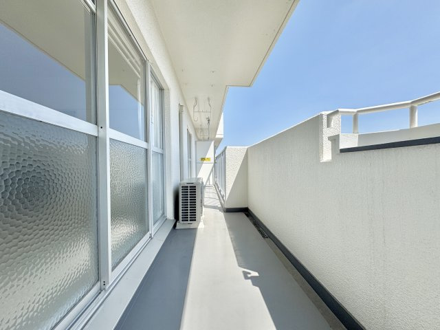 室内やバルコニーは日当たり良好です。