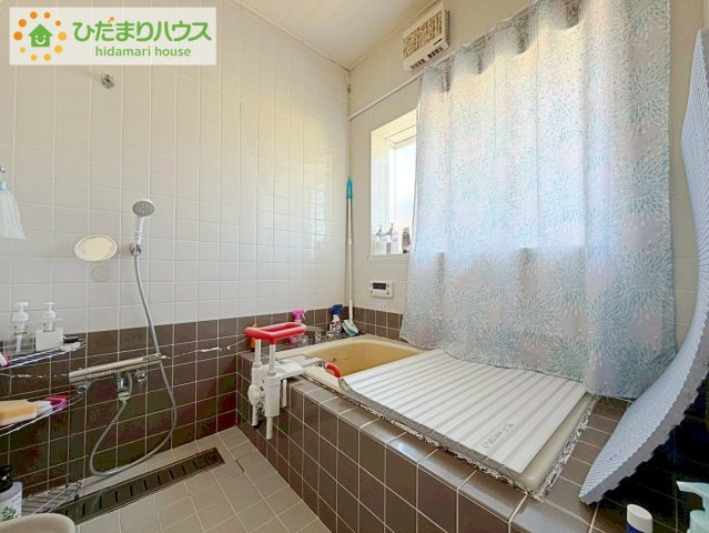 いつまでも入っていられるような広々とした浴室が魅力的です(^^)/