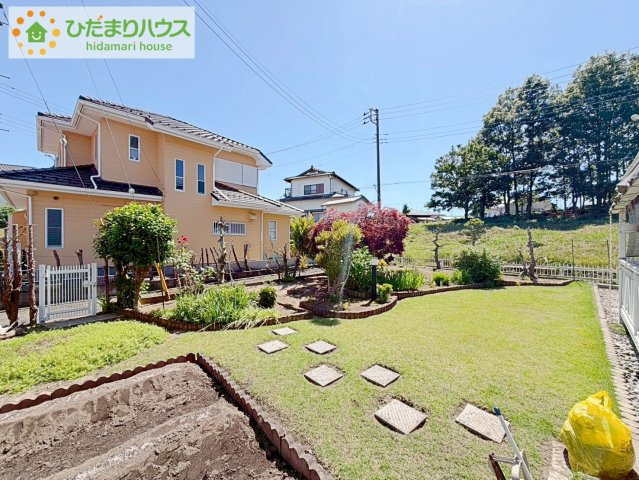 周辺には高い建物がないため、お庭には太陽の光が降り注ぎます♪