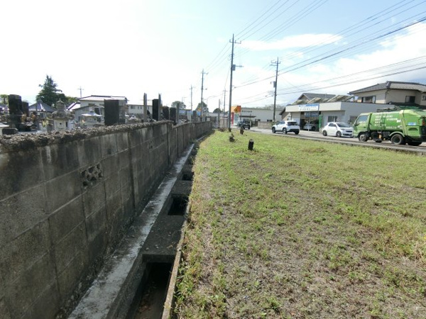 【南アルプス市飯野　事業用地向け売地の外観】