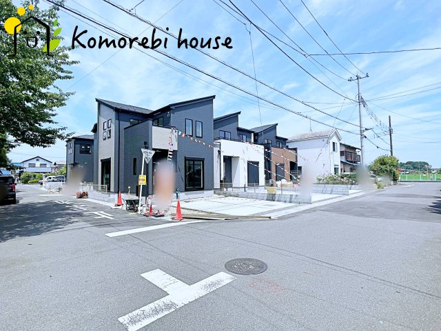 前面道路含む現地写真です