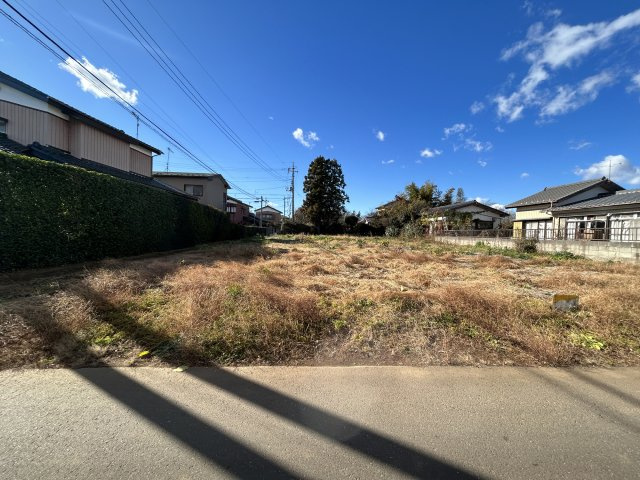 住宅街に隣し、便利な立地です