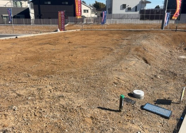 隣家の土地はどうなっているのか、生活利便施設が近くにあるのか、学校まで近いかなど、お客様のライフスタイルにあわせたイメージが重要です。また、近くにあると困る施設が近くにないかも確認するといいでしょう。