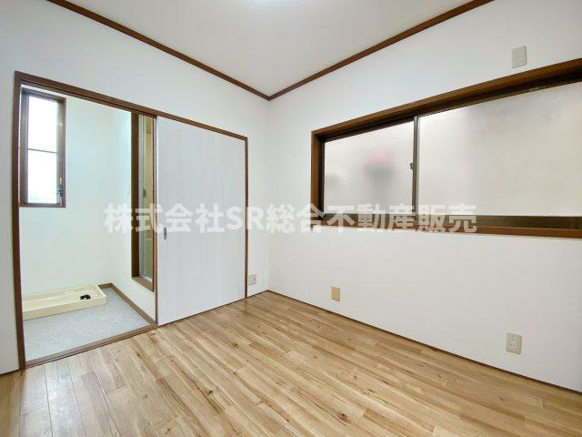 使い勝手のいい洋室です