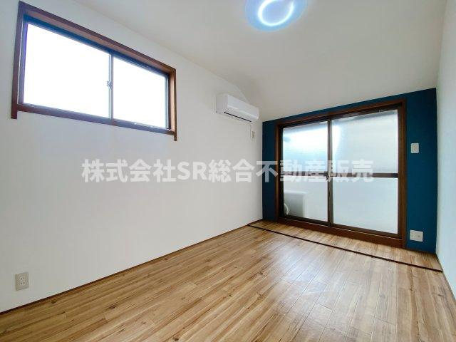 2面採光の明るいお部屋です！寝室にいかがでしょうか。